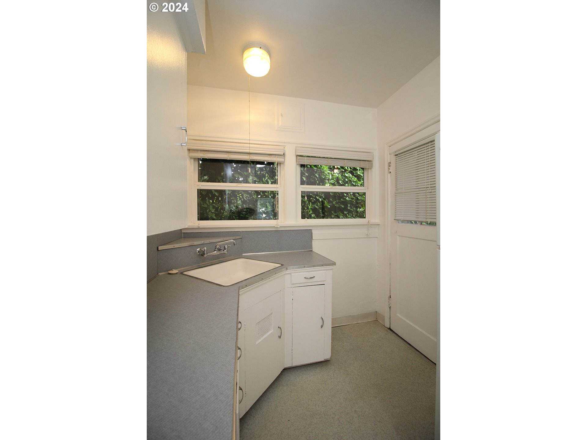 1805 Northeast 8th Avenue Portland, OR 97212 - Photo 14 of 32