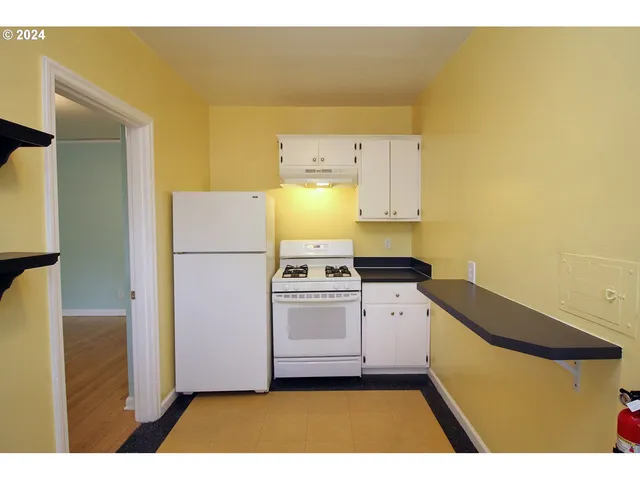 $1,090,000 | 1805 Northeast 8th Avenue, Portland, OR 97212