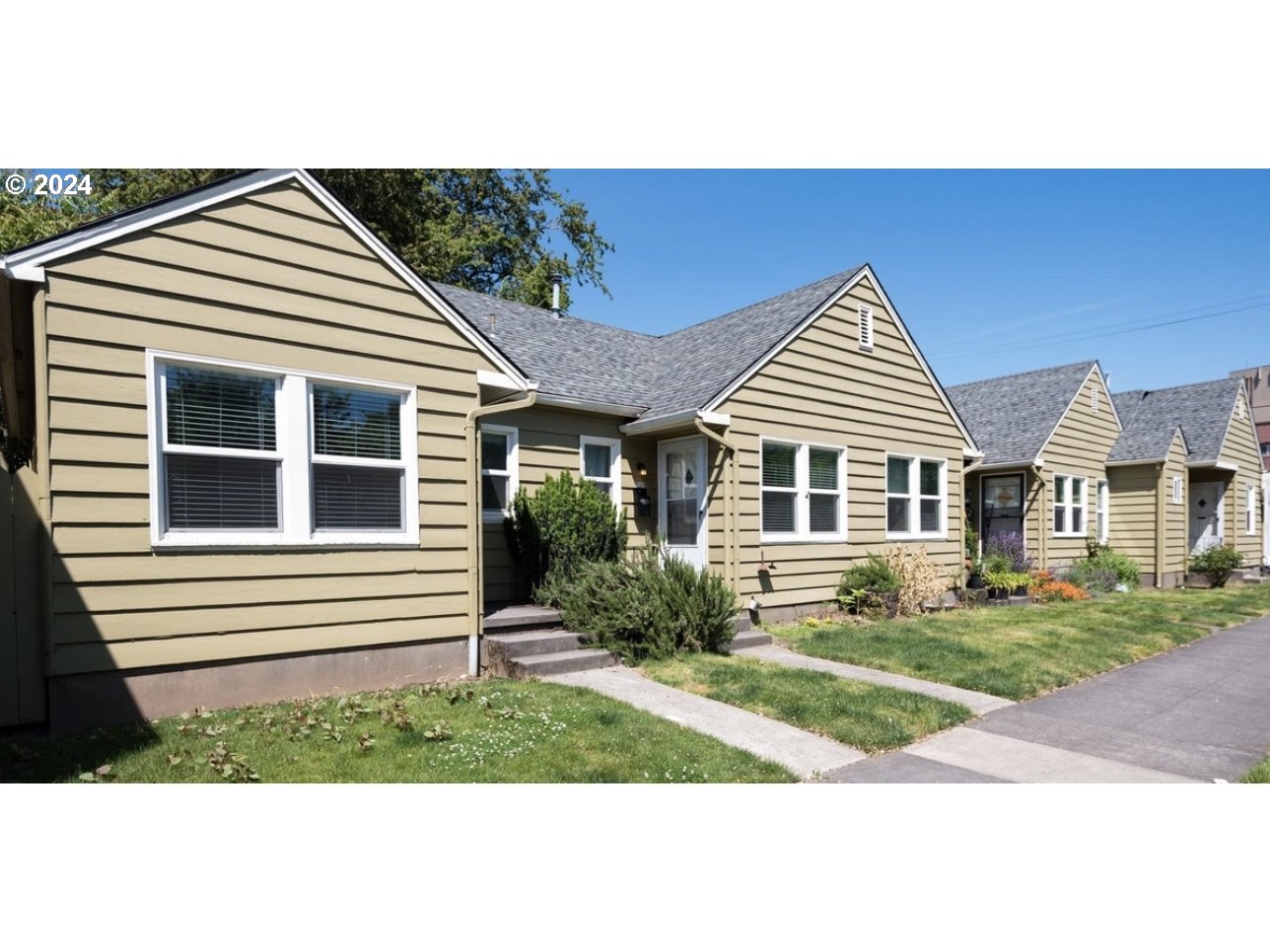 1805 Northeast 8th Avenue Portland, OR 97212 - Photo 2 of 32