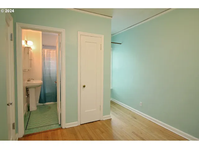 $1,090,000 | 1805 Northeast 8th Avenue, Portland, OR 97212