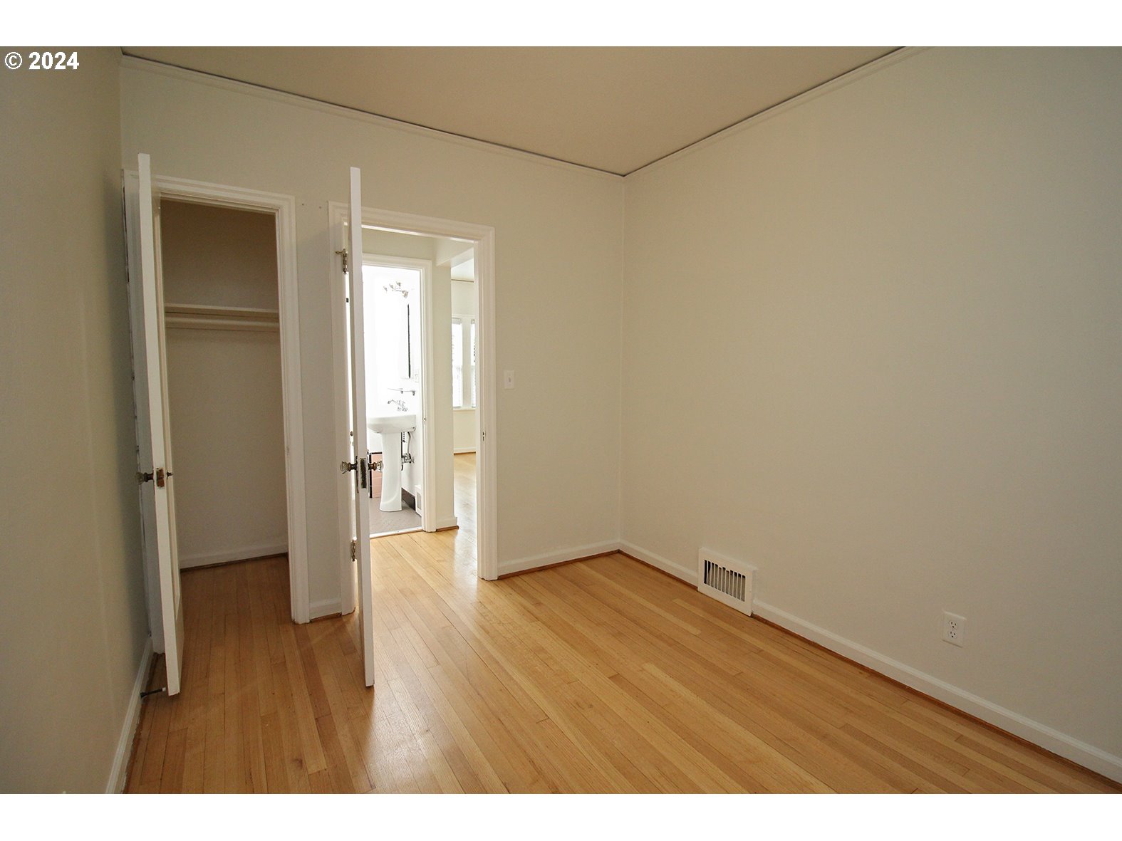 1805 Northeast 8th Avenue Portland, OR 97212 - Photo 5 of 32