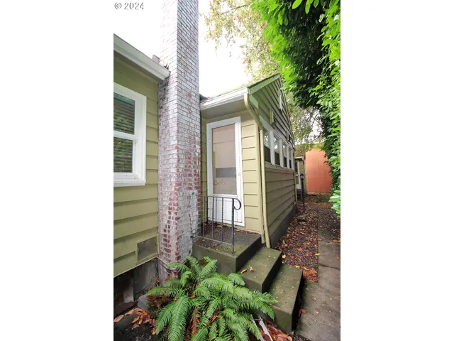 $1,090,000 | 1805 Northeast 8th Avenue, Portland, OR 97212
