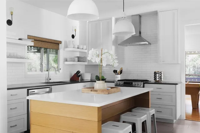 $1,999,000 | 11505 Southwest Oaks, Austin, TX 78737