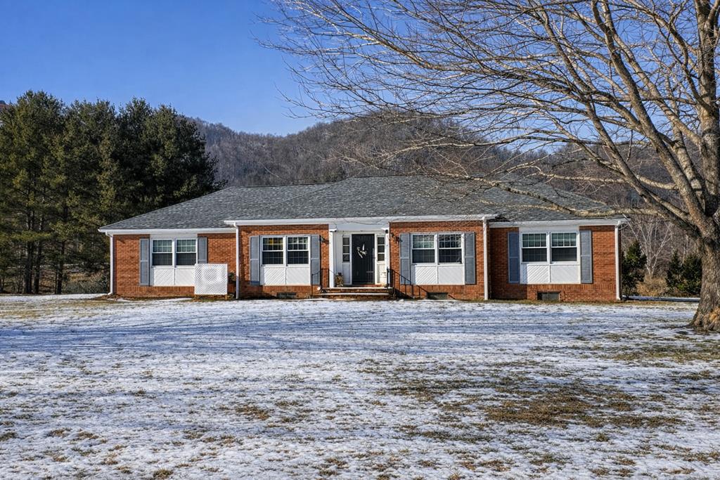 2901 Witten Valley Road Tazewell, VA 24651 - Photo 1 of 65 Gallery Image 1