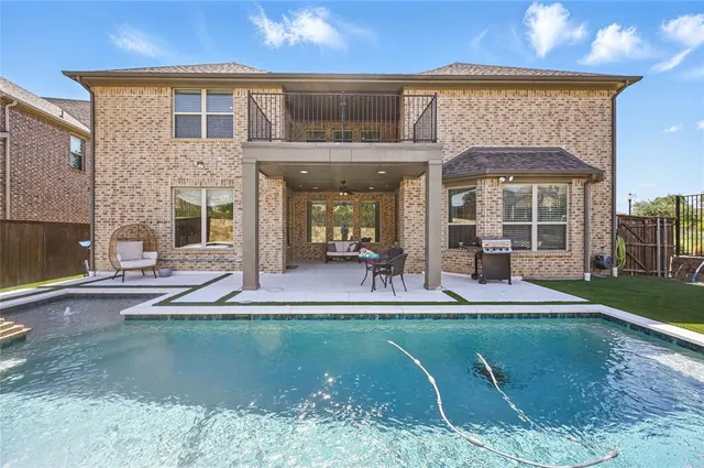 $999,999 | 2421 Barton Creek Boulevard, The Colony, TX 75056