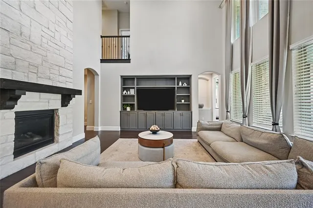 $999,999 | 2421 Barton Creek Boulevard, The Colony, TX 75056