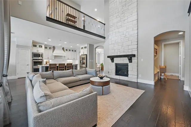 $999,999 | 2421 Barton Creek Boulevard, The Colony, TX 75056