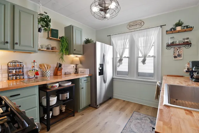 $229,999 | 1944 Warwick Avenue, Whiting, IN 46394