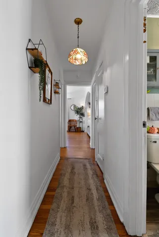 a view of entryway with livingroom
