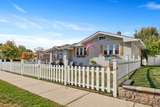 $229,999 | 1944 Warwick Avenue, Whiting, IN 46394