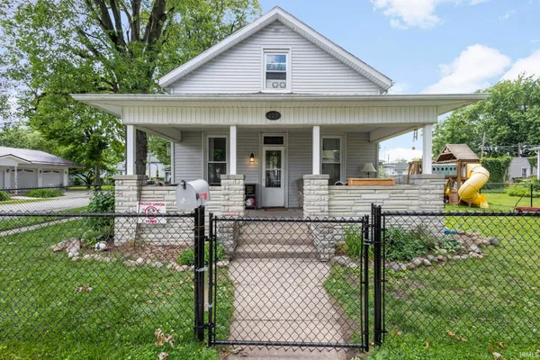 $199,900 | 223 South Jackson Street, Bremen, IN 46506
