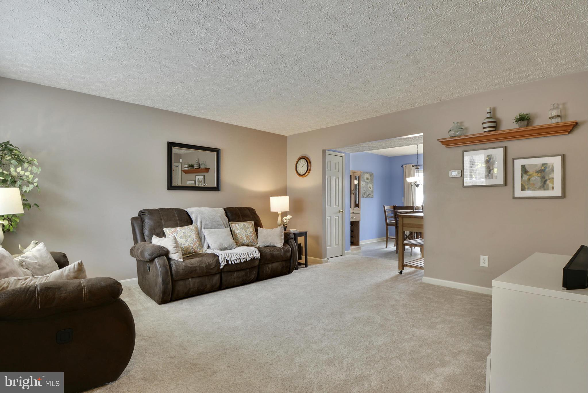 22 Sumac Road Glen Burnie, MD 21060 - Photo 4 of 30 Spacious Living Room