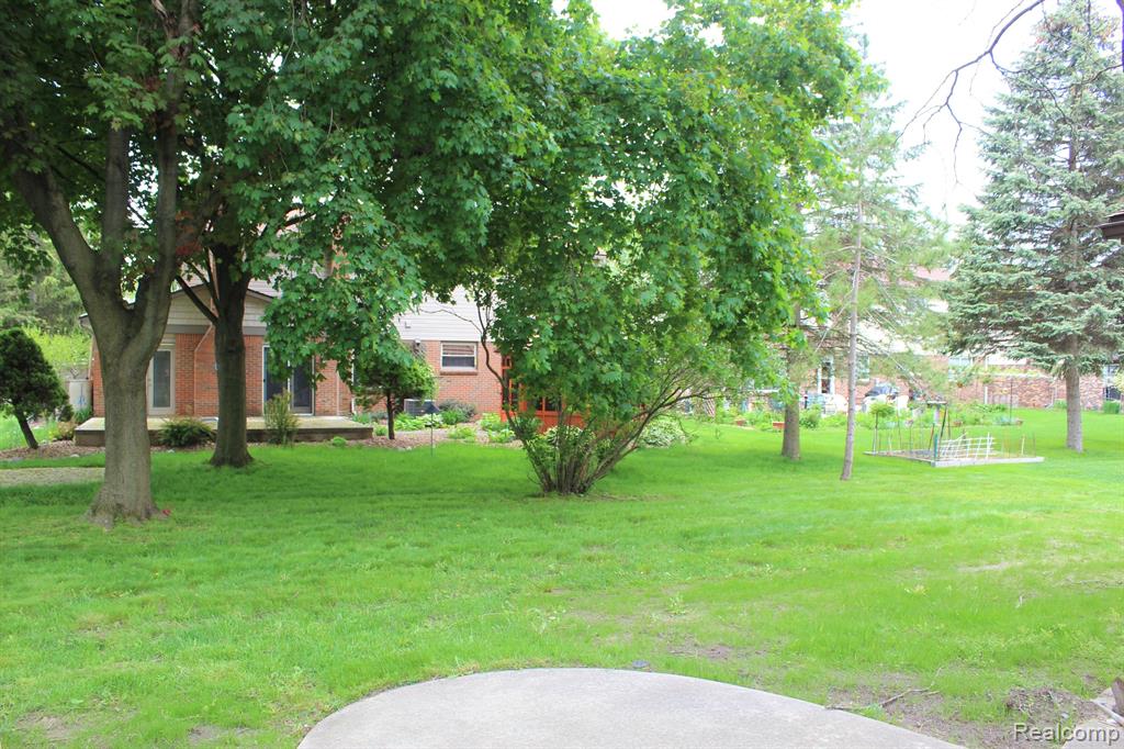 46707 Maidstone Road Canton, MI 48187 - Photo 33 of 33