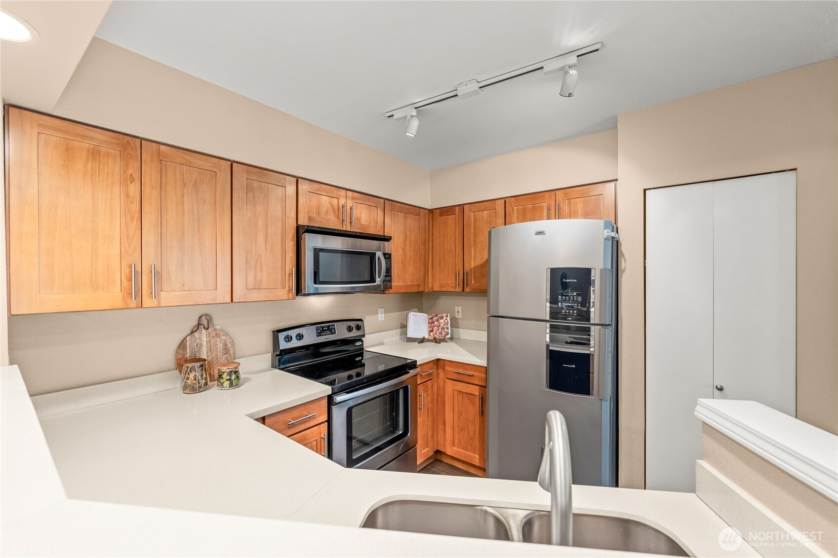 15300 112th Avenue Northeast, Unit C308 Bothell, WA 98011 - Photo 10 of 31