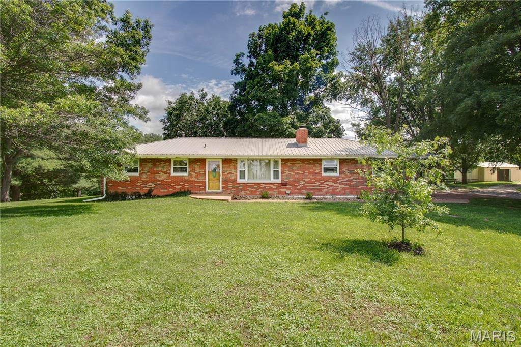 6155 Raymond Road Bunker Hill, IL 62014 - Photo 19 of 64