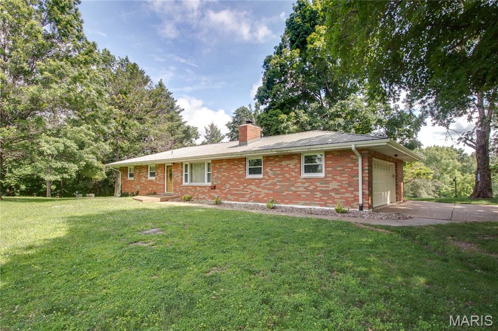 6155 Raymond Road Bunker Hill, IL 62014 - Photo 20 of 64