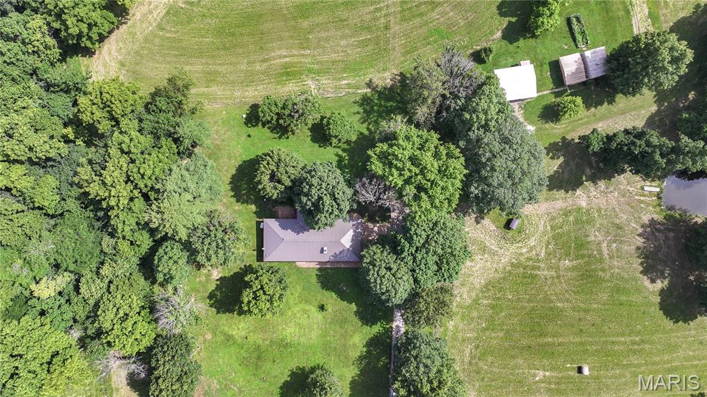6155 Raymond Road Bunker Hill, IL 62014 - Photo 3 of 64