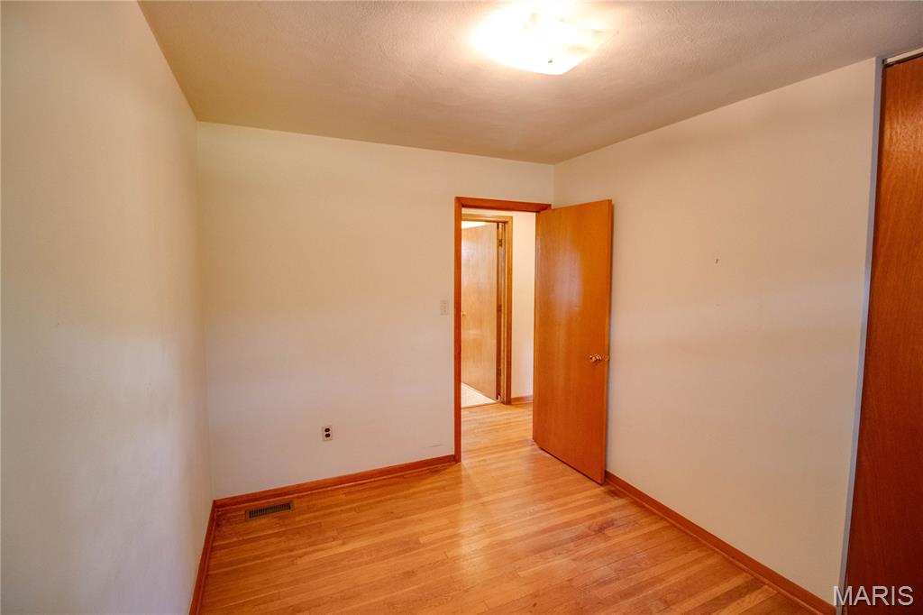6155 Raymond Road Bunker Hill, IL 62014 - Photo 33 of 64