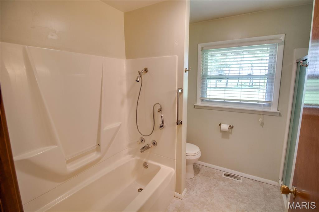 6155 Raymond Road Bunker Hill, IL 62014 - Photo 35 of 64