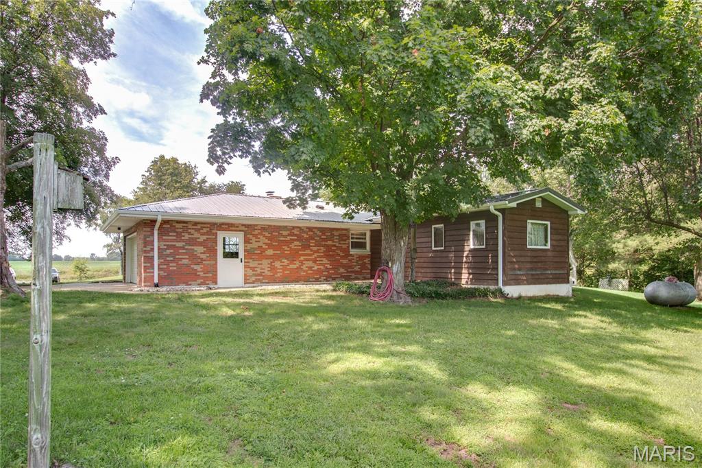 6155 Raymond Road Bunker Hill, IL 62014 - Photo 48 of 64