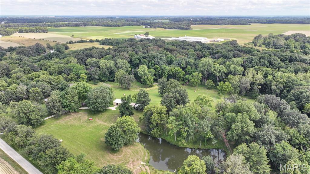 6155 Raymond Road Bunker Hill, IL 62014 - Photo 9 of 64