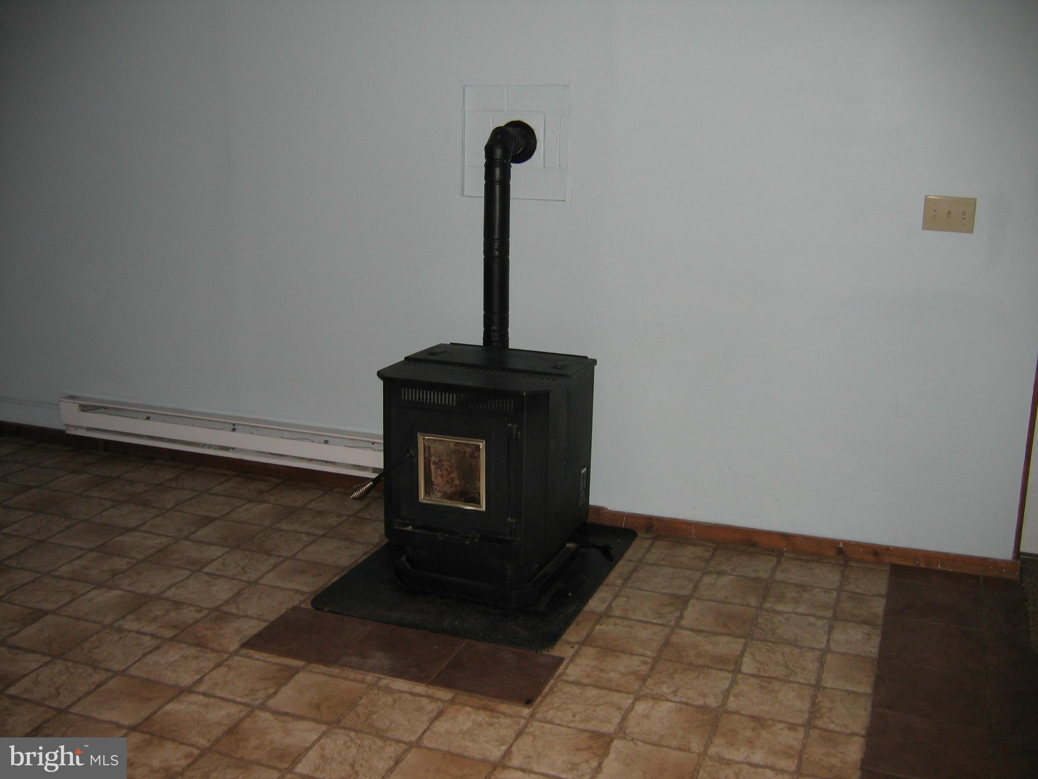 19010 Kerr Road Frostburg, MD 21532 - Photo 19 of 25 Family Room