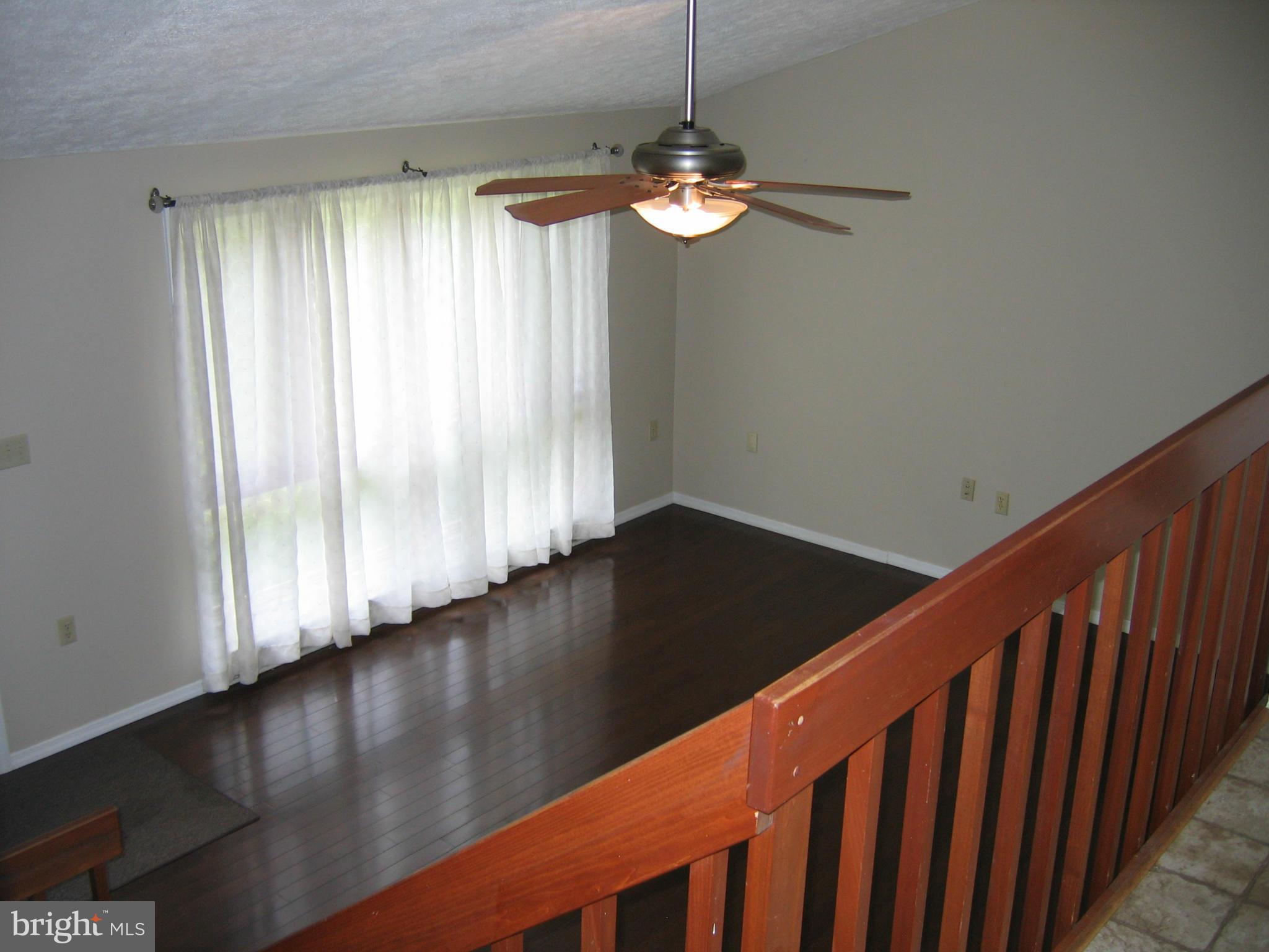 19010 Kerr Road Frostburg, MD 21532 - Photo 9 of 25 Living Room