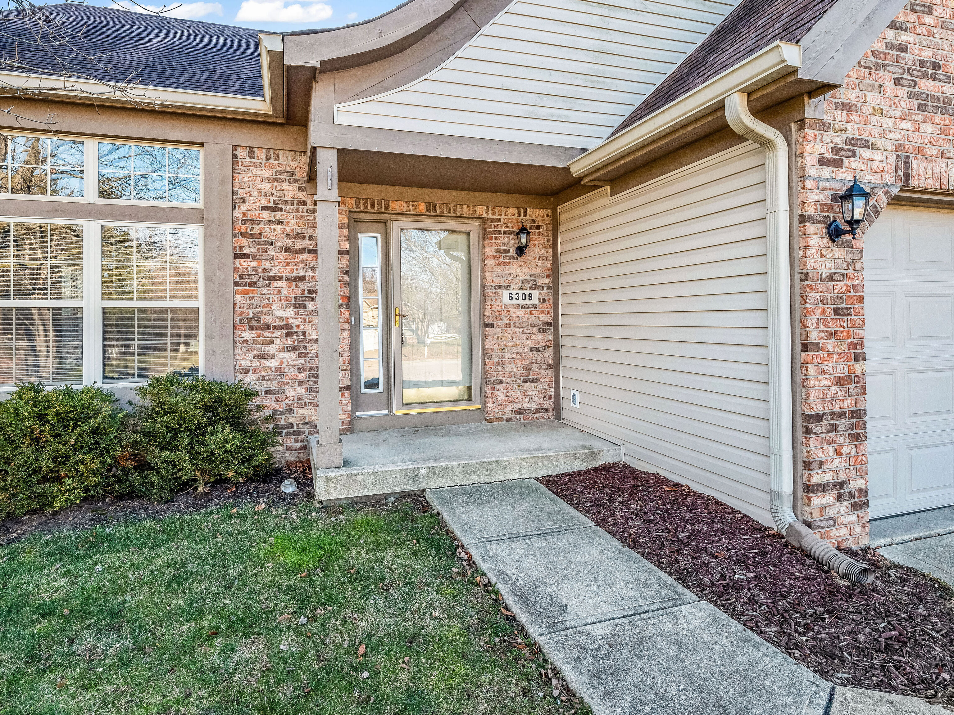 6309 Furnas Road Indianapolis, IN 46221 - Photo 3 of 34 Gallery Image 3