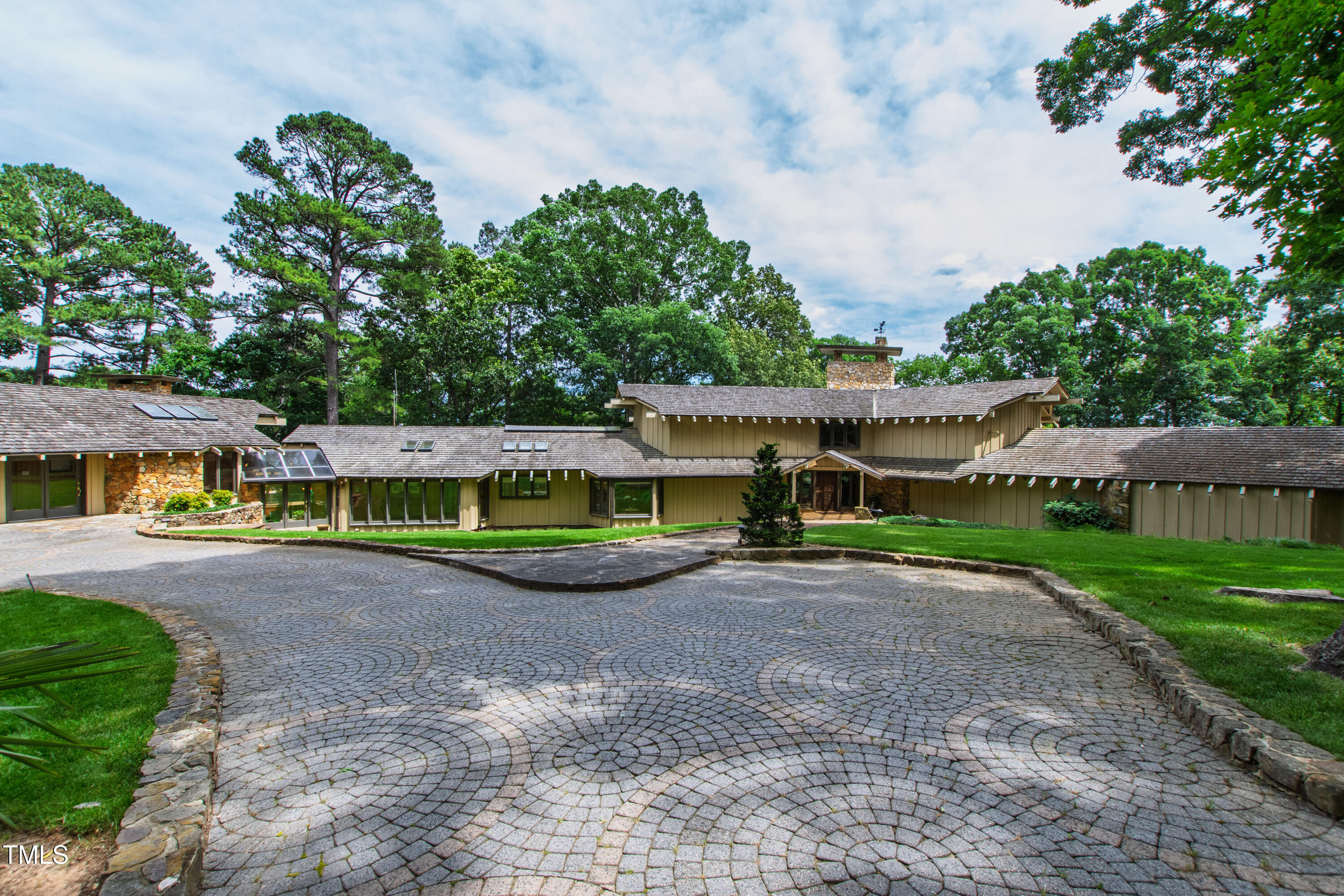 812 Kenmore Road Chapel Hill, NC 27514 - Photo 85 of 95 a view of a house with a yard and large tree