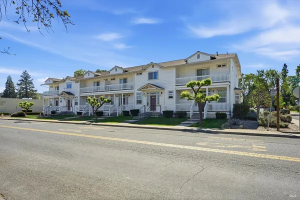 $1,290,000 | 15801 Wardlaw Street, Unit 1, Middletown, CA 95461