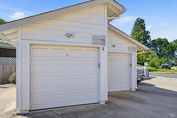 $1,290,000 | 15801 Wardlaw Street, Unit 1, Middletown, CA 95461