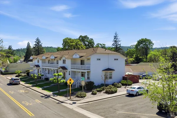 $1,290,000 | 15801 Wardlaw Street, Unit 1, Middletown, CA 95461