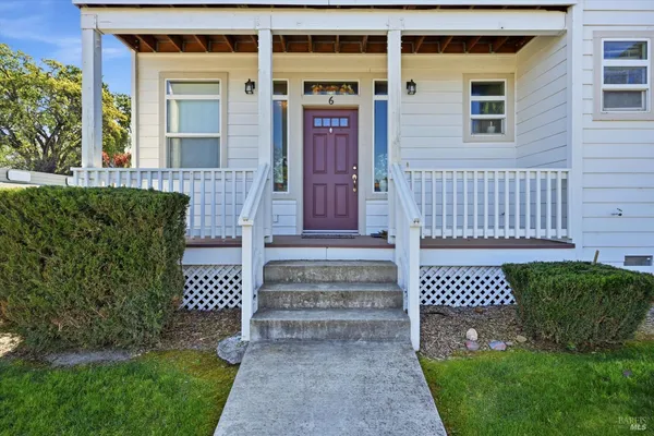 $1,290,000 | 15801 Wardlaw Street, Unit 1, Middletown, CA 95461