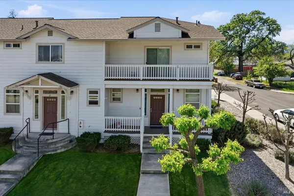 $1,290,000 | 15801 Wardlaw Street, Unit 1, Middletown, CA 95461