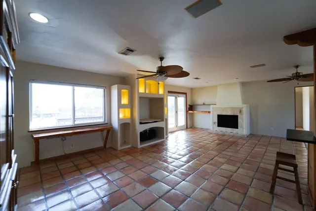 $589,000 | 557 Pompano Street, Hitchcock, TX 77563