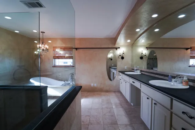 $589,000 | 557 Pompano Street, Hitchcock, TX 77563