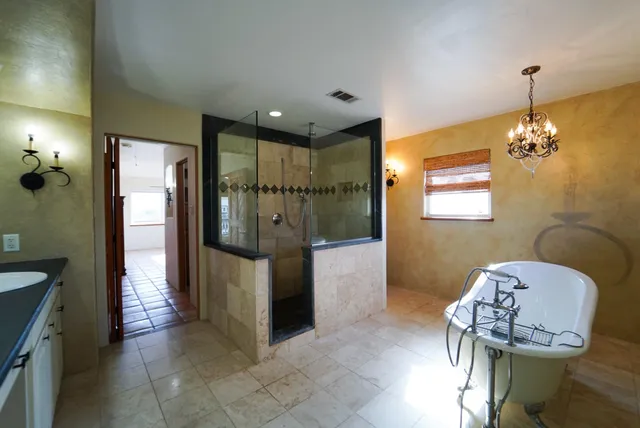 $589,000 | 557 Pompano Street, Hitchcock, TX 77563