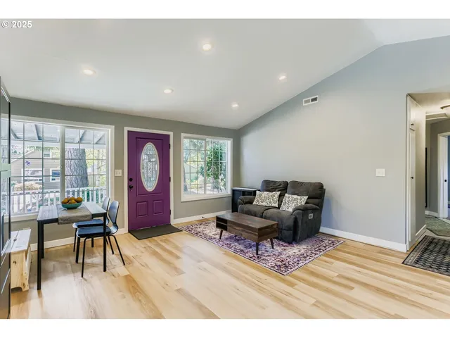 $525,000 | 3419 Southeast Kingsley Road, Milwaukie, OR 97267