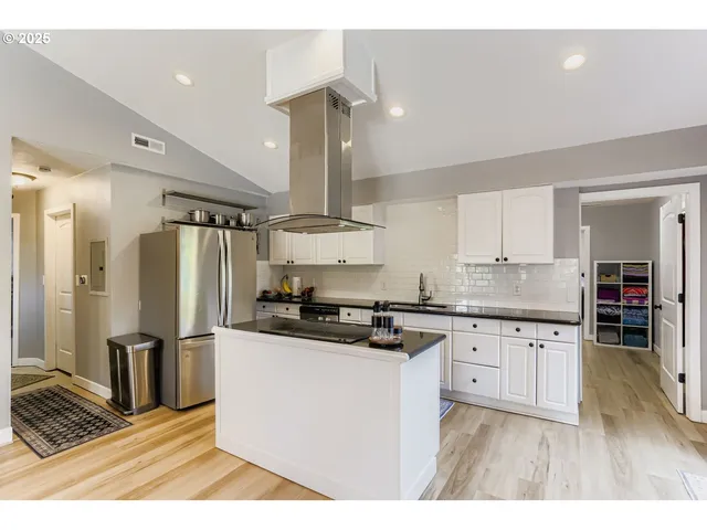 $525,000 | 3419 Southeast Kingsley Road, Milwaukie, OR 97267