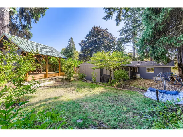 $525,000 | 3419 Southeast Kingsley Road, Milwaukie, OR 97267