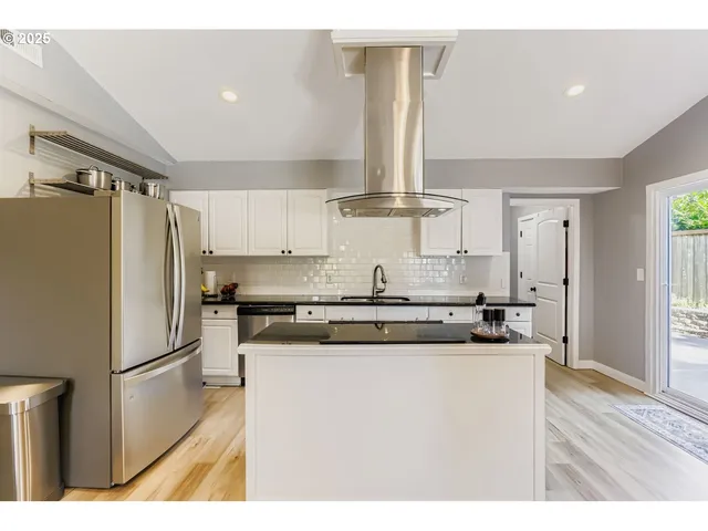 $525,000 | 3419 Southeast Kingsley Road, Milwaukie, OR 97267