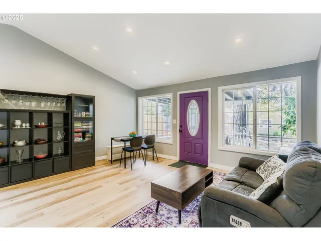 $525,000 | 3419 Southeast Kingsley Road, Milwaukie, OR 97267