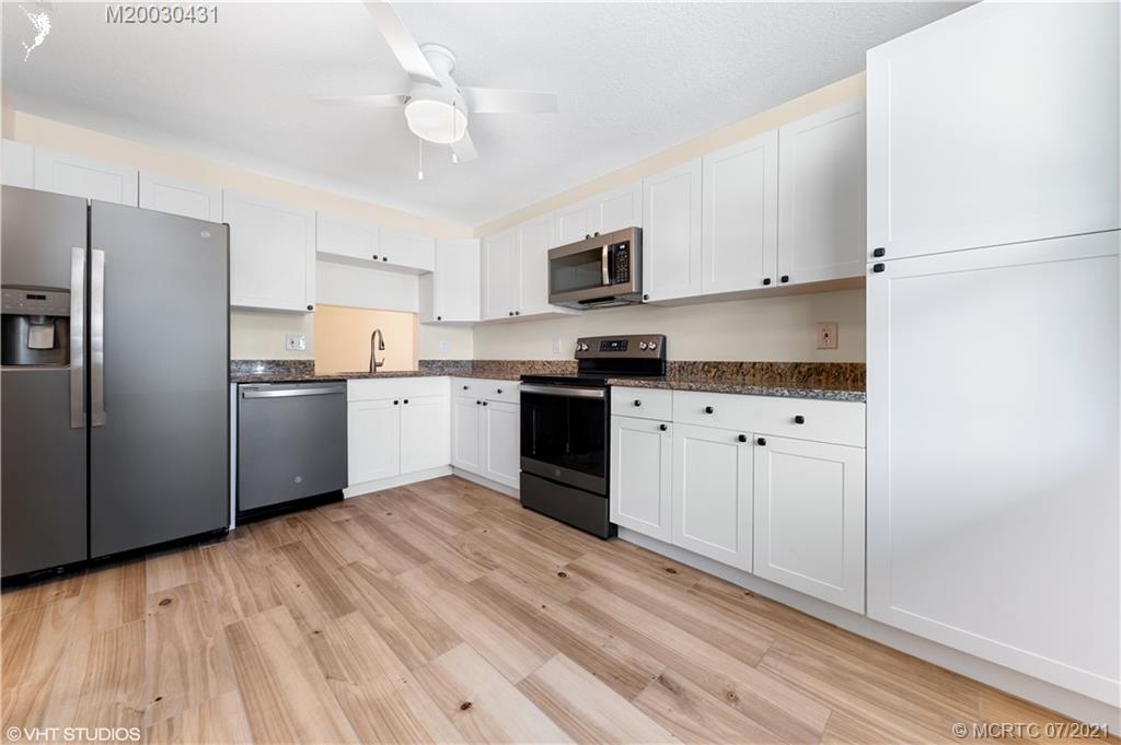 4466 Southeast Village Road Stuart, FL 34997 - Photo 8 of 20 Gallery Image 8