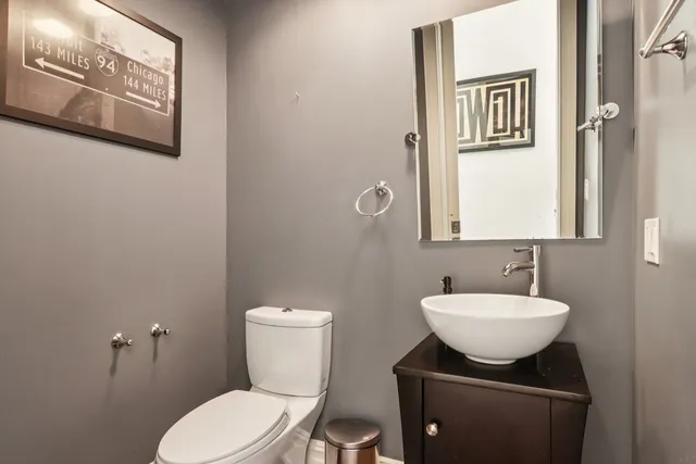 a close up view of a washer and dryer