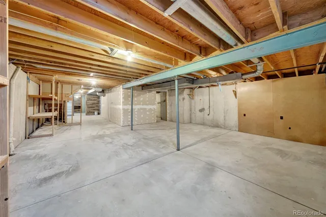 a view of a storage & utility room