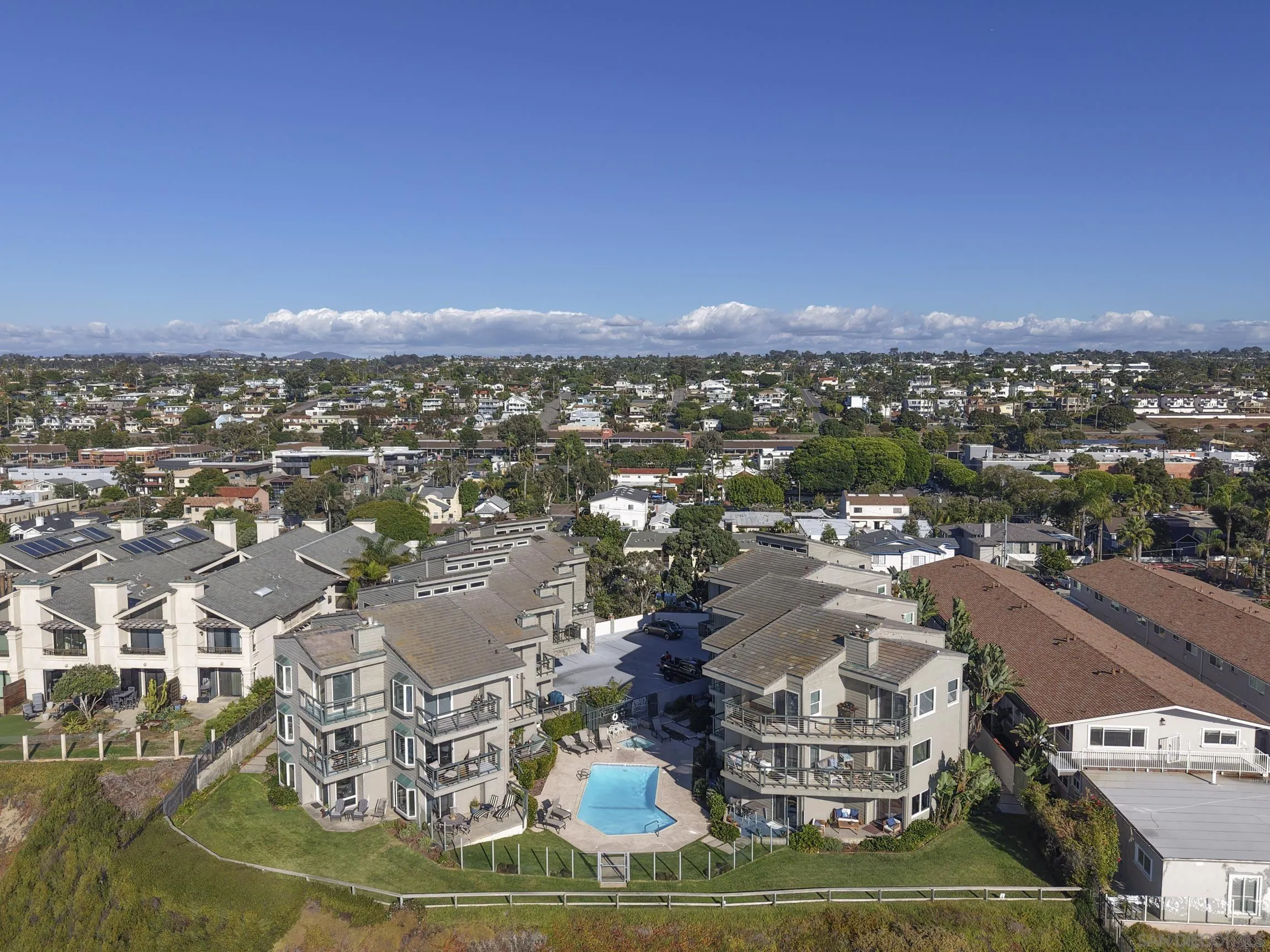940 Sealane Drive, Unit 5 Encinitas, CA 92024 - Photo 33 of 48 a view of a city