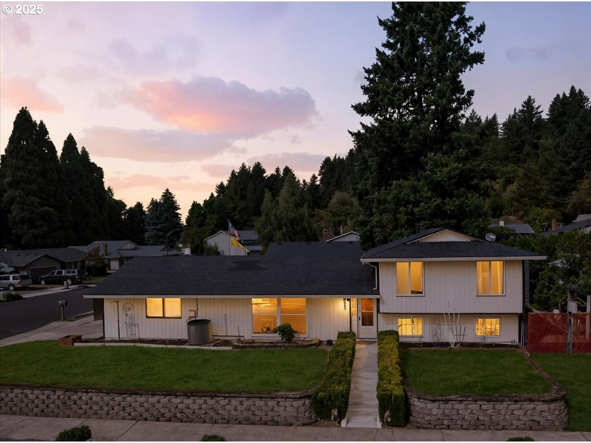 3667 Southwest 2nd Street Gresham, OR 97030 - Photo 2 of 46