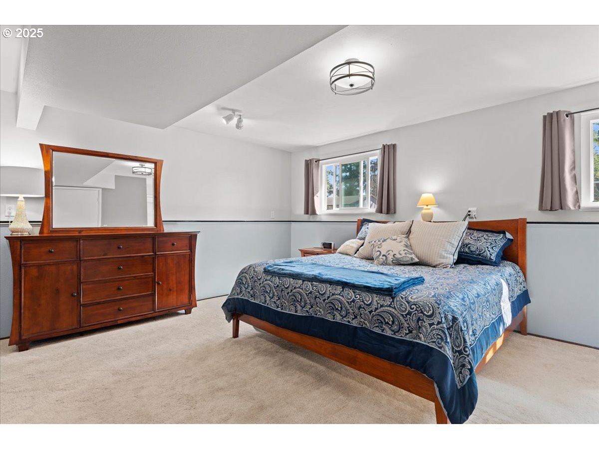 3667 Southwest 2nd Street Gresham, OR 97030 - Photo 25 of 46