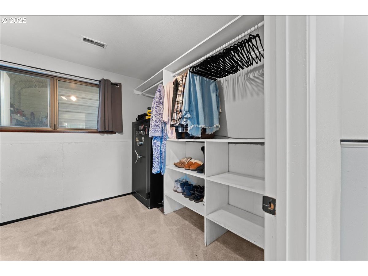 3667 Southwest 2nd Street Gresham, OR 97030 - Photo 27 of 46