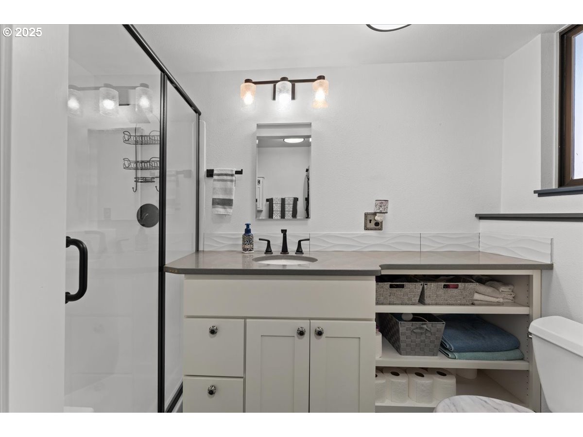 3667 Southwest 2nd Street Gresham, OR 97030 - Photo 29 of 46